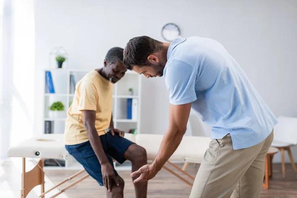 Signs You Should See a Houston Knee Specialist Immediately